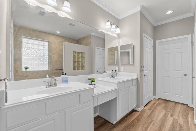 1225 N Riviera Circle, Pearland, TX 77581