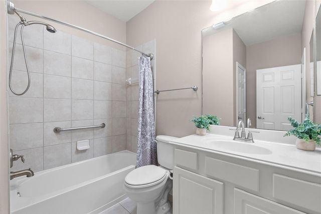 1225 N Riviera Circle, Pearland, TX 77581