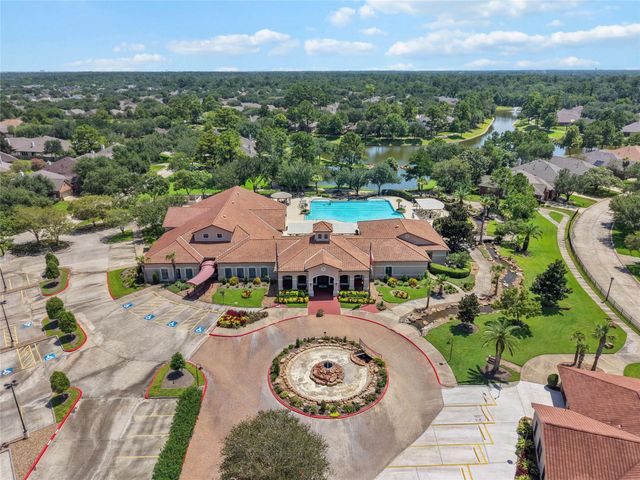 1225 N Riviera Circle, Pearland, TX 77581