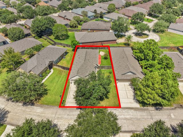 1225 N Riviera Circle, Pearland, TX 77581