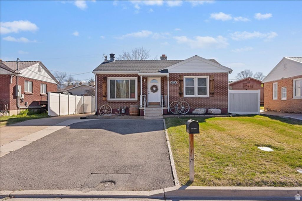 5874 S 2625 W, Roy, UT 84067