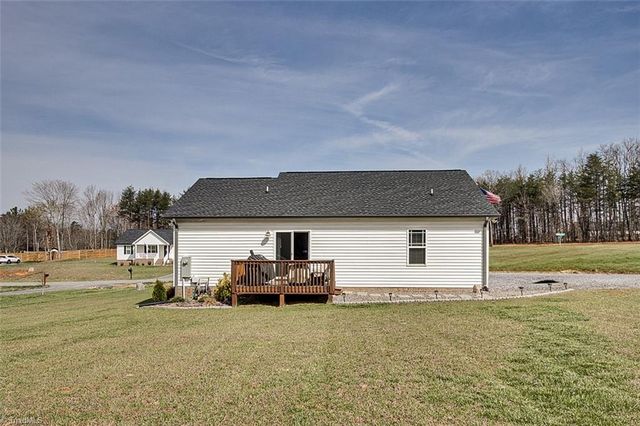 110 Delia Run, Madison, NC 27025