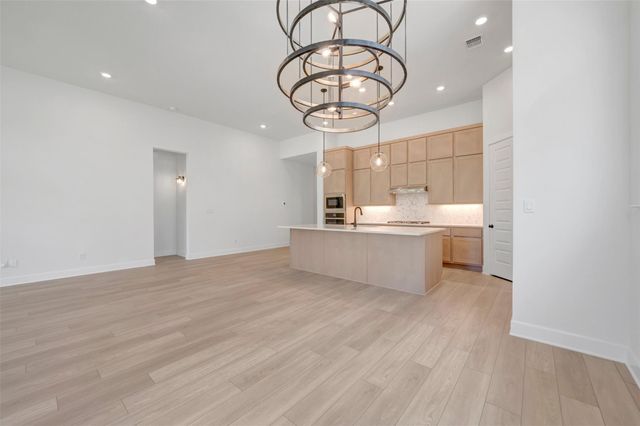 676 Sage Thrasher CIR, Dripping Springs, TX 78620