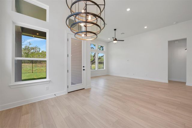 676 Sage Thrasher CIR, Dripping Springs, TX 78620