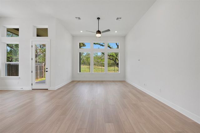 676 Sage Thrasher CIR, Dripping Springs, TX 78620