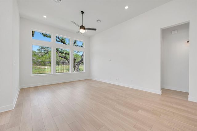 676 Sage Thrasher CIR, Dripping Springs, TX 78620