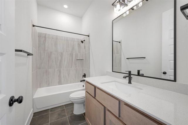 676 Sage Thrasher CIR, Dripping Springs, TX 78620