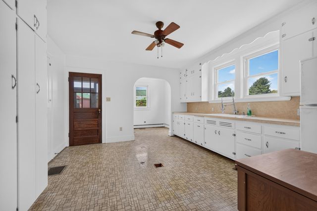 1224 Floyd Hwy S, Floyd, VA 24091