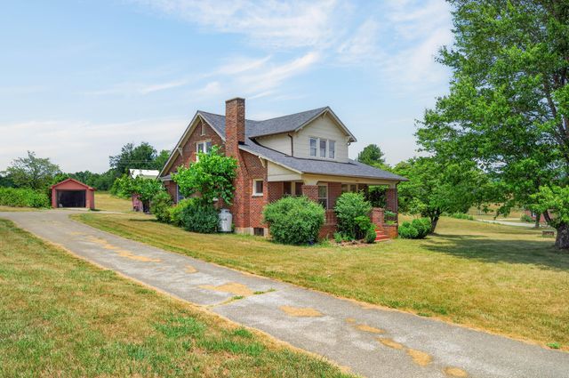 1224 Floyd Hwy S, Floyd, VA 24091