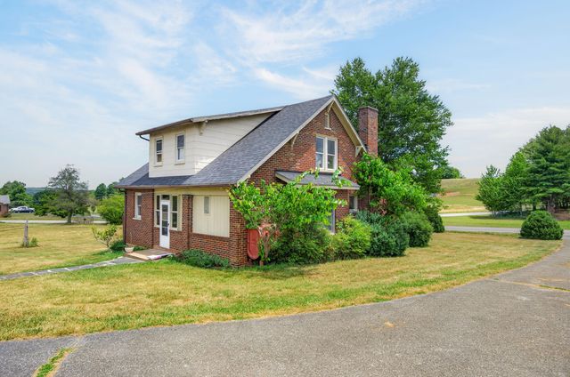 1224 Floyd Hwy S, Floyd, VA 24091