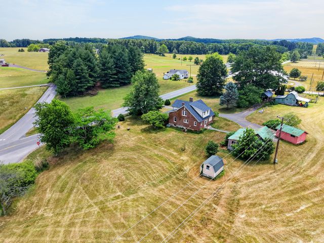 1224 Floyd Hwy S, Floyd, VA 24091