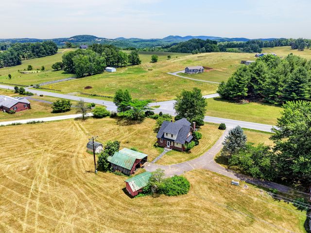 1224 Floyd Hwy S, Floyd, VA 24091