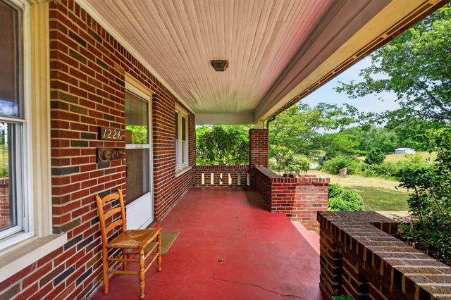 1224 Floyd Hwy S, Floyd, VA 24091