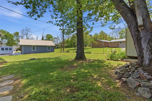 22 Larkspur Ave, Lebanon, TN 37090