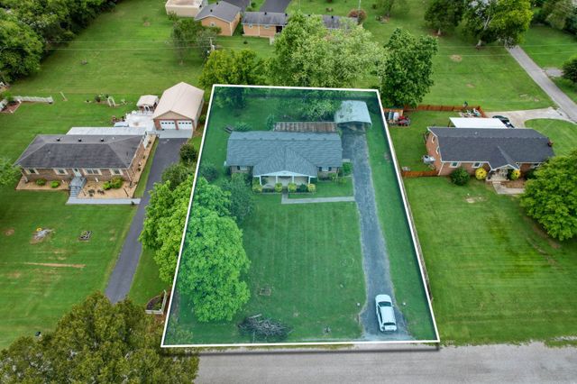 22 Larkspur Ave, Lebanon, TN 37090