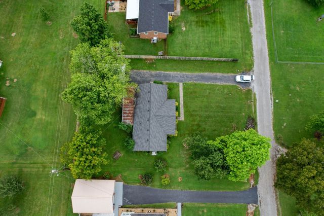 22 Larkspur Ave, Lebanon, TN 37090