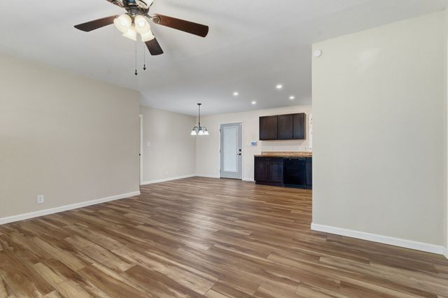 22 Larkspur Ave, Lebanon, TN 37090