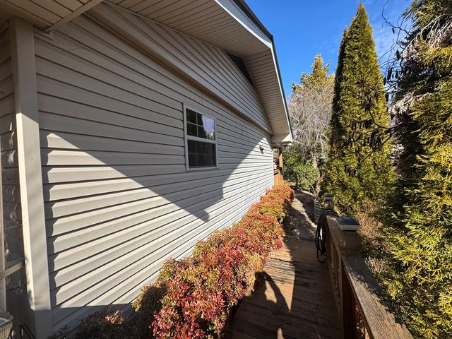 1500 State Hwy 66, Young Harris, GA 30582