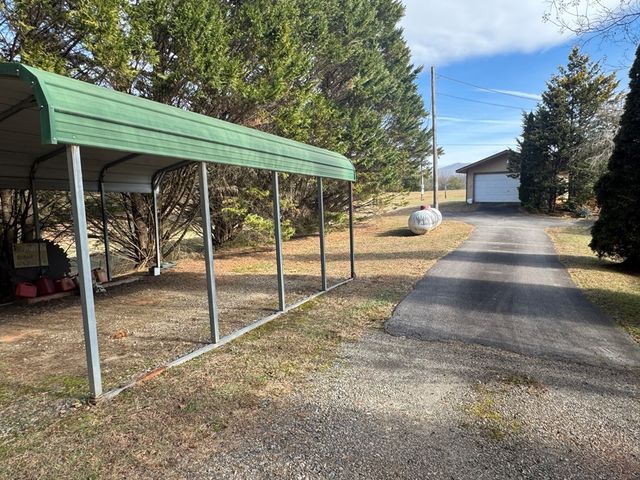 1500 State Hwy 66, Young Harris, GA 30582