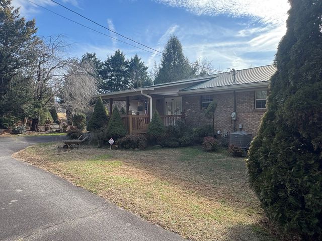 1500 State Hwy 66, Young Harris, GA 30582