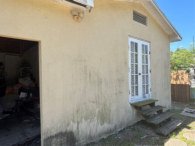 4327 43RD AVENUE N, St Petersburg, FL 33714