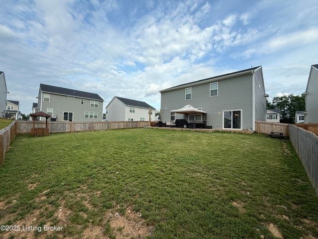 4027 White Pine Ln, La Grange, KY 40031