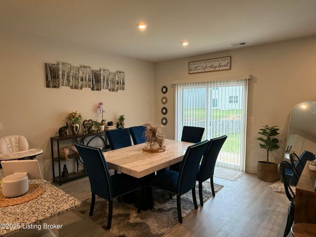 4027 White Pine Ln, La Grange, KY 40031