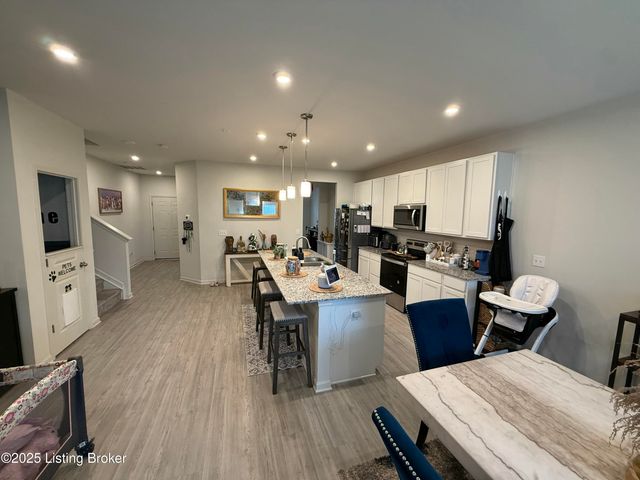 4027 White Pine Ln, La Grange, KY 40031