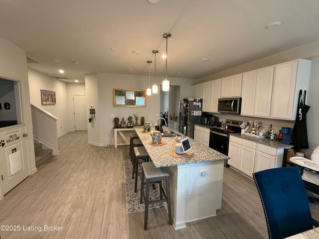 4027 White Pine Ln, La Grange, KY 40031