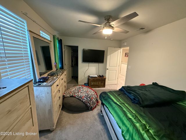 4027 White Pine Ln, La Grange, KY 40031