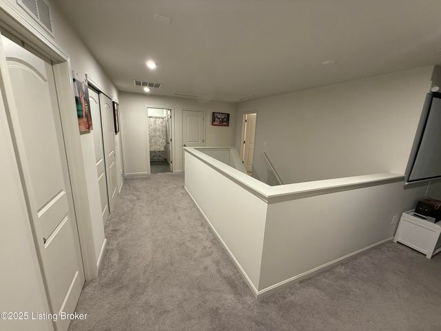 4027 White Pine Ln, La Grange, KY 40031