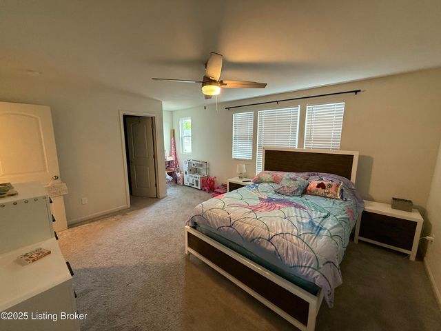 4027 White Pine Ln, La Grange, KY 40031