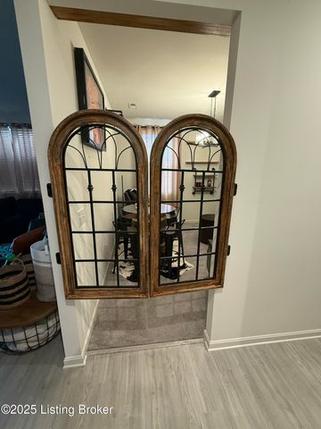 4027 White Pine Ln, La Grange, KY 40031