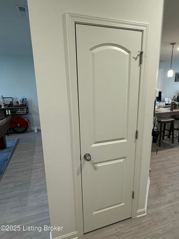 4027 White Pine Ln, La Grange, KY 40031