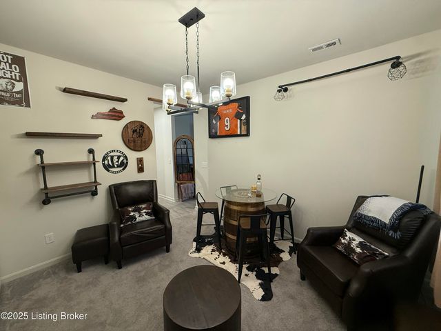 4027 White Pine Ln, La Grange, KY 40031