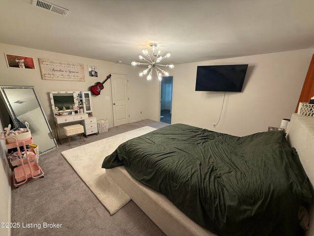 4027 White Pine Ln, La Grange, KY 40031