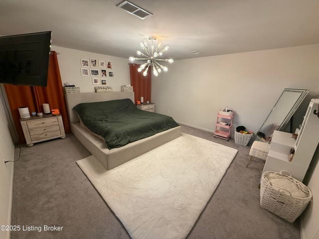 4027 White Pine Ln, La Grange, KY 40031