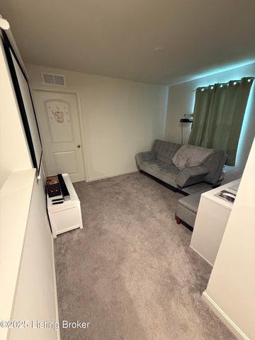 4027 White Pine Ln, La Grange, KY 40031