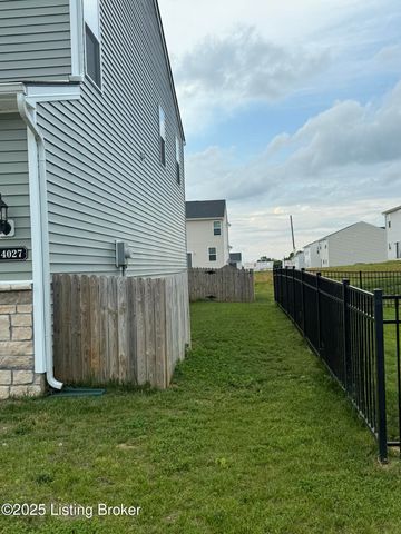 4027 White Pine Ln, La Grange, KY 40031