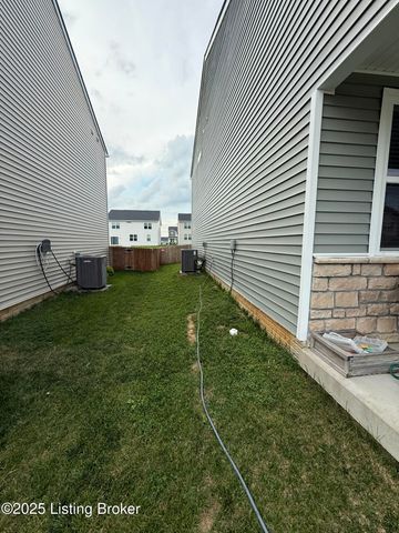 4027 White Pine Ln, La Grange, KY 40031