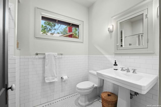 301 QUEEN ANNE CT, San Antonio, TX 78209