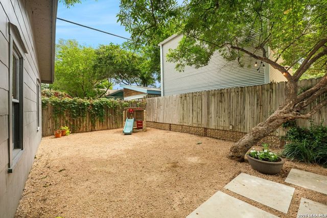 301 QUEEN ANNE CT, San Antonio, TX 78209