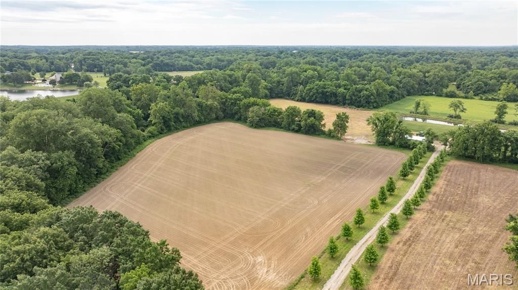Image 11 of property listing at 0 Seiler Road, Alton, IL 62002
