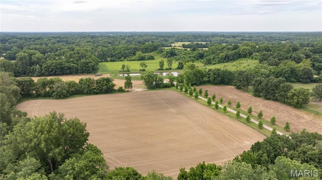Image 15 of property listing at 0 Seiler Road, Alton, IL 62002