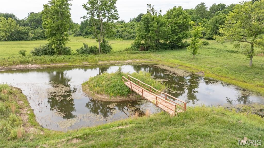 Image 20 of property listing at 0 Seiler Road, Alton, IL 62002