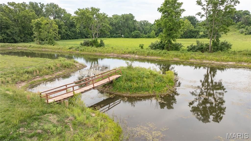 Image 21 of property listing at 0 Seiler Road, Alton, IL 62002