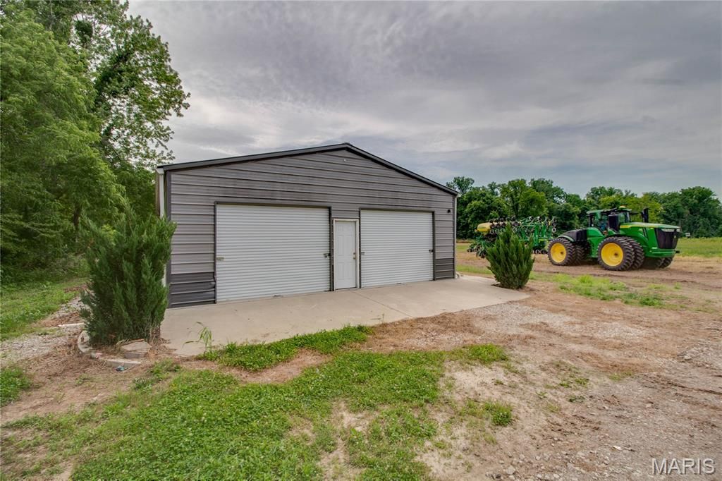 Image 24 of property listing at 0 Seiler Road, Alton, IL 62002