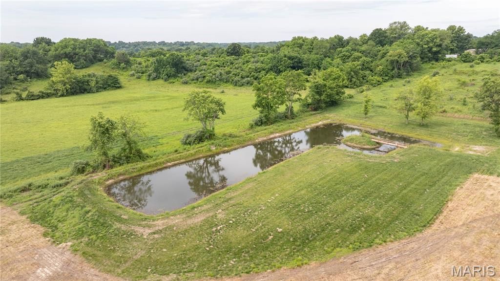 Image 4 of property listing at 0 Seiler Road, Alton, IL 62002