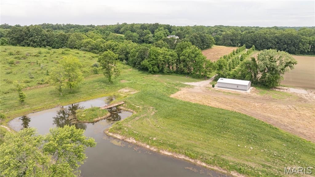 Image 5 of property listing at 0 Seiler Road, Alton, IL 62002