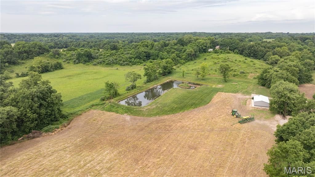 Image 9 of property listing at 0 Seiler Road, Alton, IL 62002